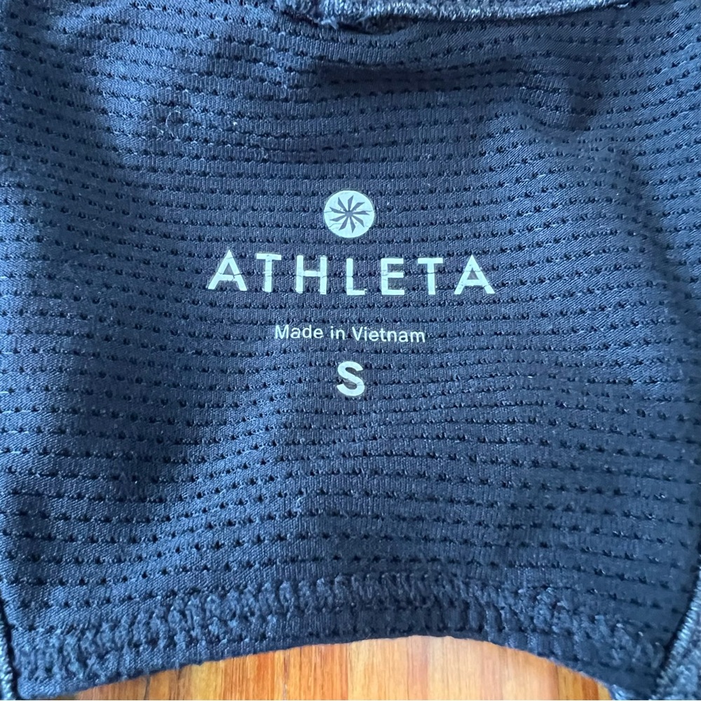 Athleta Equator Racerback Tank Top Sz S Gray Shelf Bra Lycra Sporty EUC or NWOT - Picture 3 of 9